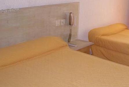 Hotel De Paris Montpellier Bilik gambar
